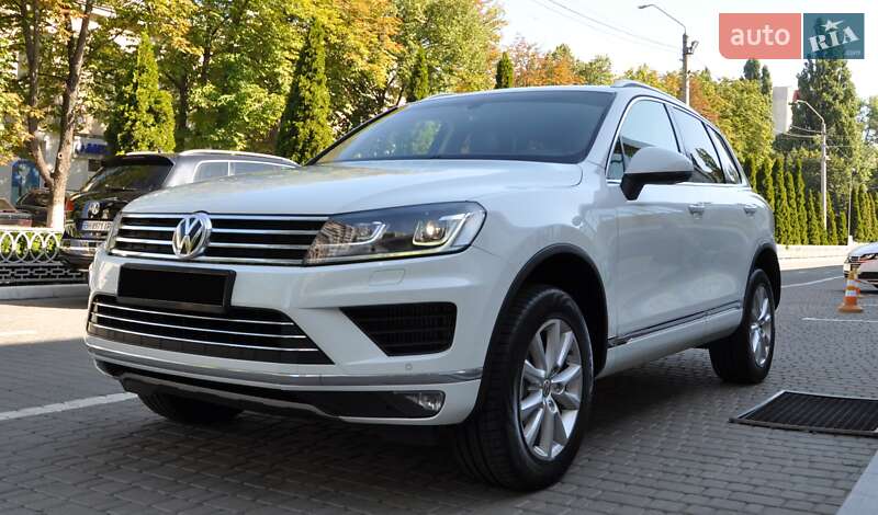 Внедорожник / Кроссовер Volkswagen Touareg 2016 в Одессе