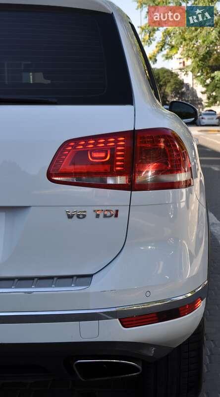 Внедорожник / Кроссовер Volkswagen Touareg 2016 в Одессе