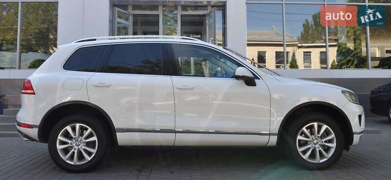 Внедорожник / Кроссовер Volkswagen Touareg 2016 в Одессе