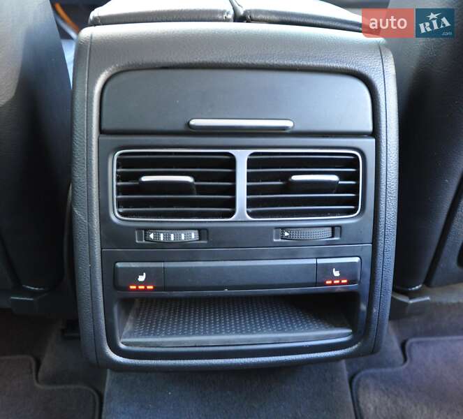 Внедорожник / Кроссовер Volkswagen Touareg 2016 в Одессе