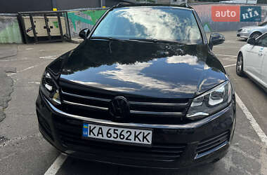 Внедорожник / Кроссовер Volkswagen Touareg 2014 в Киеве