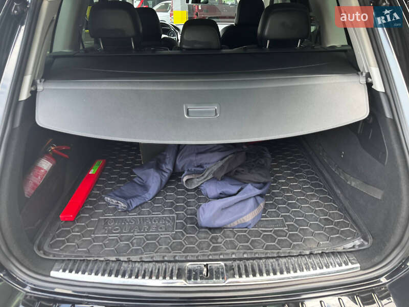Внедорожник / Кроссовер Volkswagen Touareg 2014 в Киеве