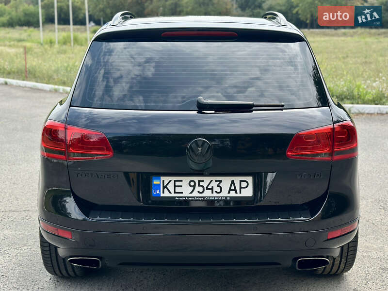 Внедорожник / Кроссовер Volkswagen Touareg 2012 в Днепре