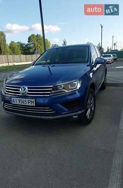 Внедорожник / Кроссовер Volkswagen Touareg 2015 в 