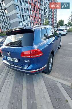 Внедорожник / Кроссовер Volkswagen Touareg 2015 в 
