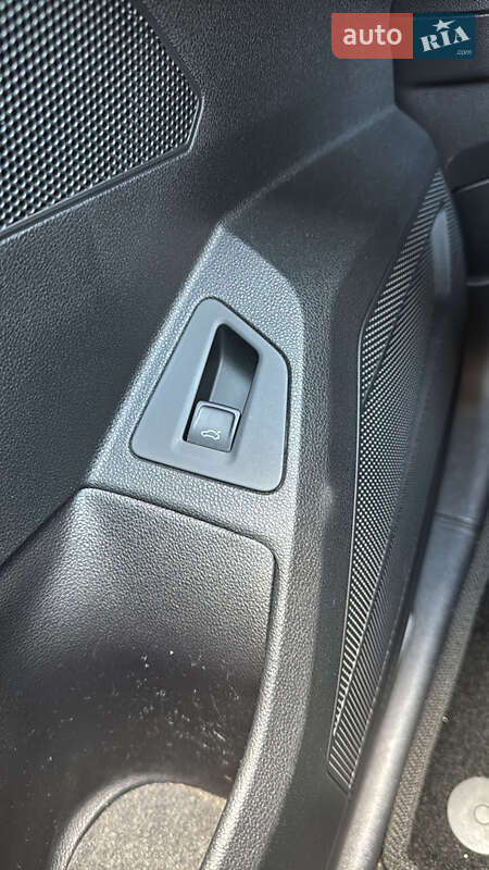 Внедорожник / Кроссовер Volkswagen Touareg 2019 в Тячеве