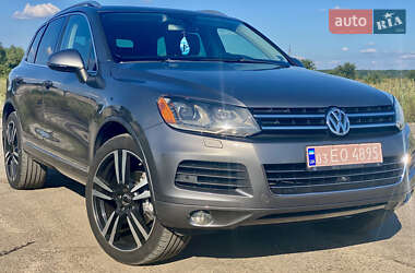 Позашляховик / Кросовер Volkswagen Touareg 2014 в Сарнах