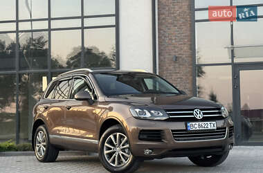 Внедорожник / Кроссовер Volkswagen Touareg 2012 в Тернополе