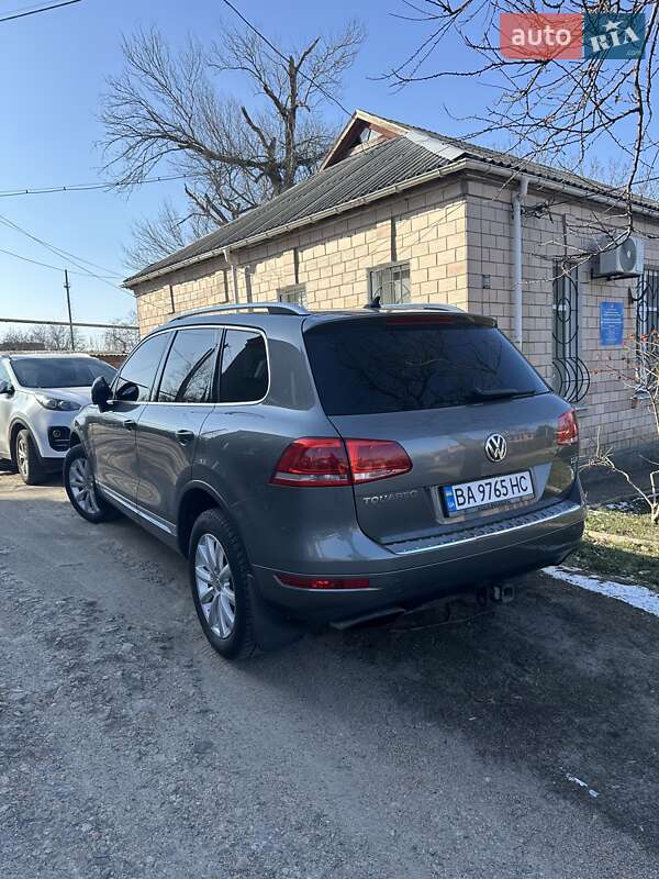Позашляховик / Кросовер Volkswagen Touareg 2012 в Кропивницькому