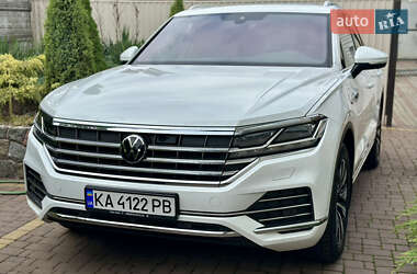 Позашляховик / Кросовер Volkswagen Touareg 2021 в Києві