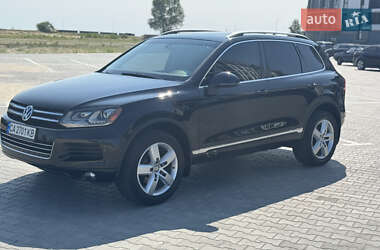 Внедорожник / Кроссовер Volkswagen Touareg 2014 в Черкассах