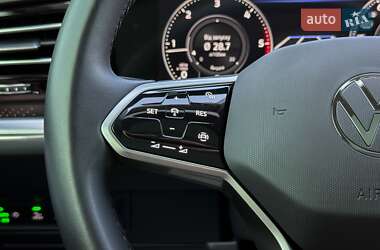 Внедорожник / Кроссовер Volkswagen Touareg 2022 в 