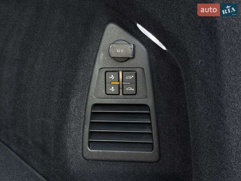 Позашляховик / Кросовер Volkswagen Touareg 2022 в Луцьку