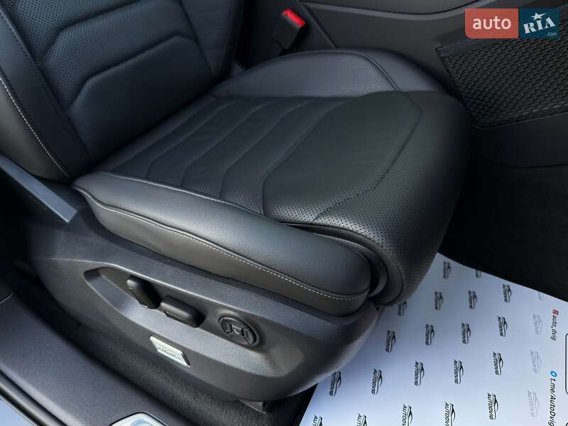 Позашляховик / Кросовер Volkswagen Touareg 2022 в Луцьку