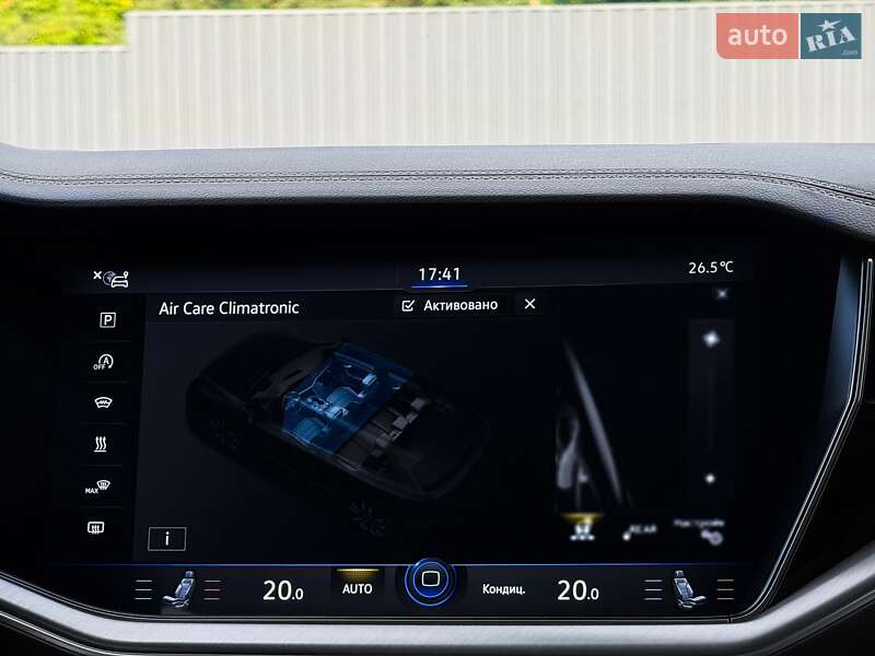 Позашляховик / Кросовер Volkswagen Touareg 2022 в Луцьку