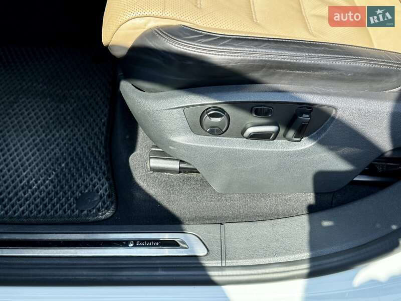 Позашляховик / Кросовер Volkswagen Touareg 2016 в Одесі