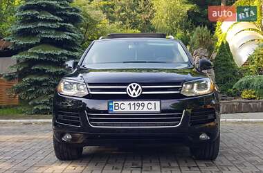 Внедорожник / Кроссовер Volkswagen Touareg 2011 в 