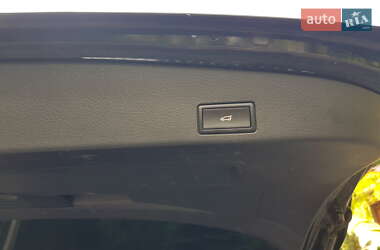 Внедорожник / Кроссовер Volkswagen Touareg 2011 в 