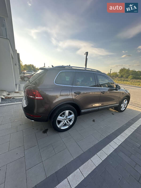 Позашляховик / Кросовер Volkswagen Touareg 2012 в Ковелі