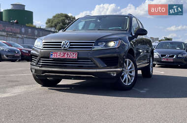 Позашляховик / Кросовер Volkswagen Touareg 2015 в Києві