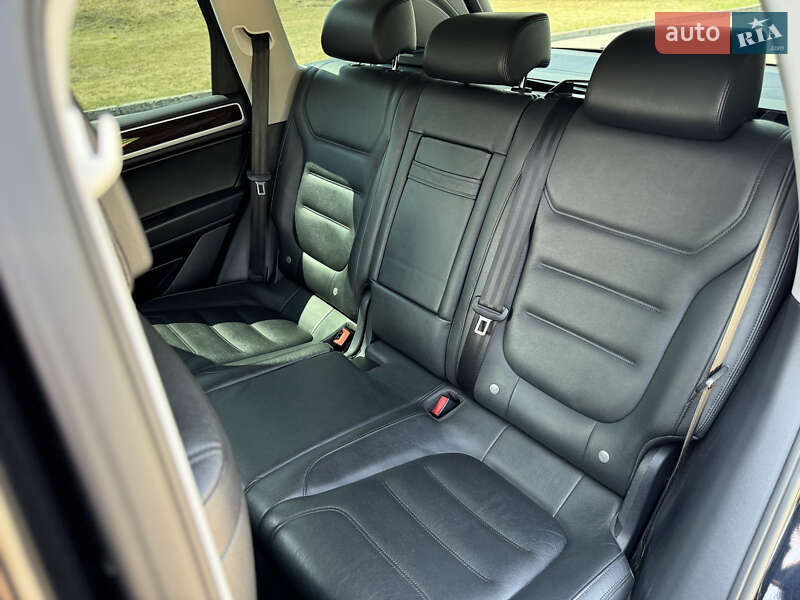 Позашляховик / Кросовер Volkswagen Touareg 2012 в Олександрії фото 24 Позашляховик / Кросовер Volkswagen Touareg 2012 в Олександрії
