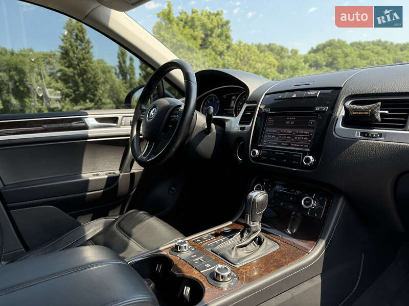 Позашляховик / Кросовер Volkswagen Touareg 2012 в Олександрії фото 32 Позашляховик / Кросовер Volkswagen Touareg 2012 в Олександрії