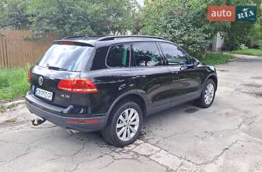 Позашляховик / Кросовер Volkswagen Touareg 2015 в Києві