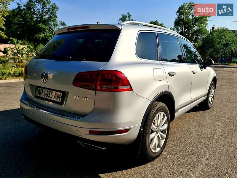 Позашляховик / Кросовер Volkswagen Touareg 2013 в Києві