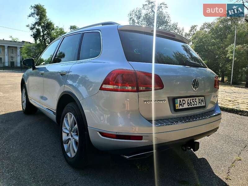 Позашляховик / Кросовер Volkswagen Touareg 2013 в Києві