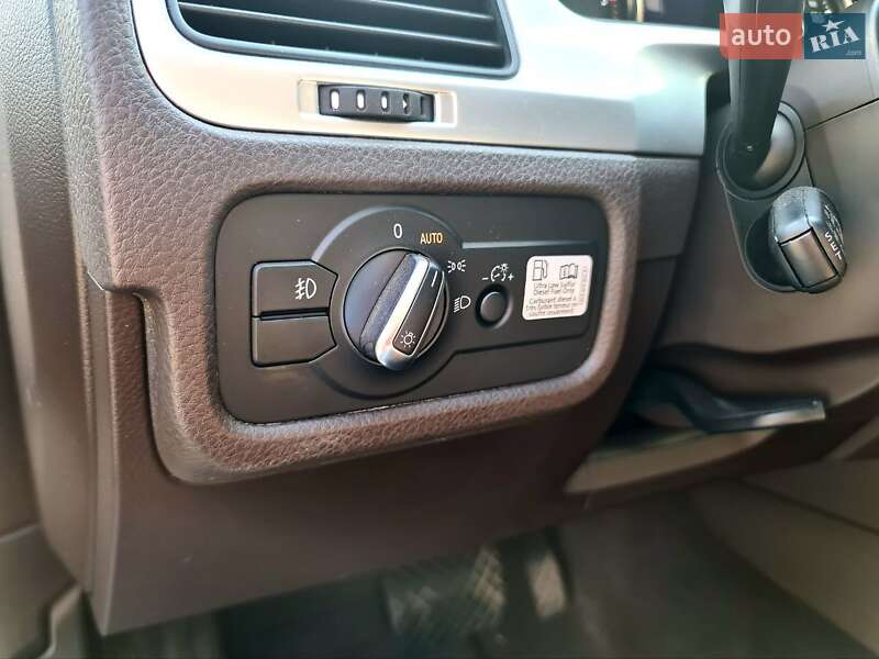 Позашляховик / Кросовер Volkswagen Touareg 2013 в Києві