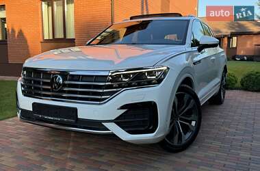 Внедорожник / Кроссовер Volkswagen Touareg 2021 в Киеве