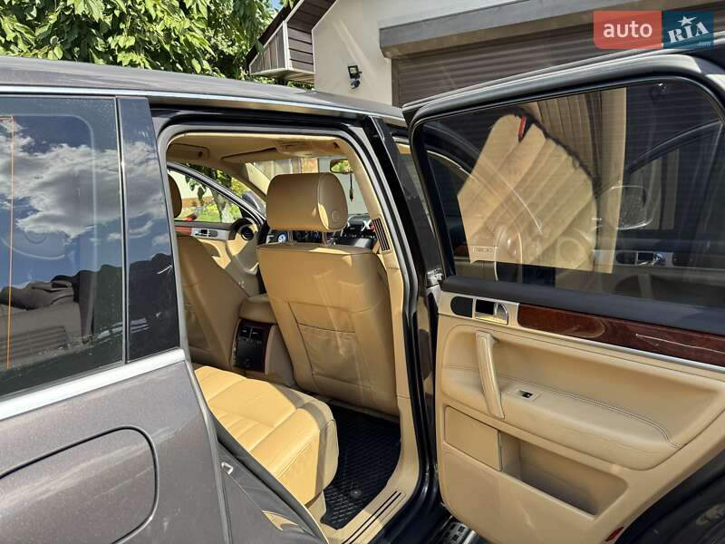 Позашляховик / Кросовер Volkswagen Touareg 2009 в Ватутіному