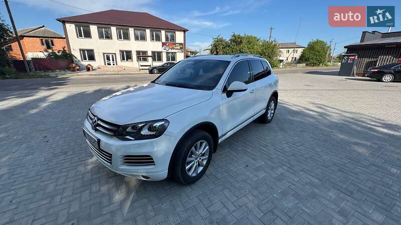Позашляховик / Кросовер Volkswagen Touareg 2012 в Старій Вижівці