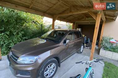 Внедорожник / Кроссовер Volkswagen Touareg 2012 в Киеве
