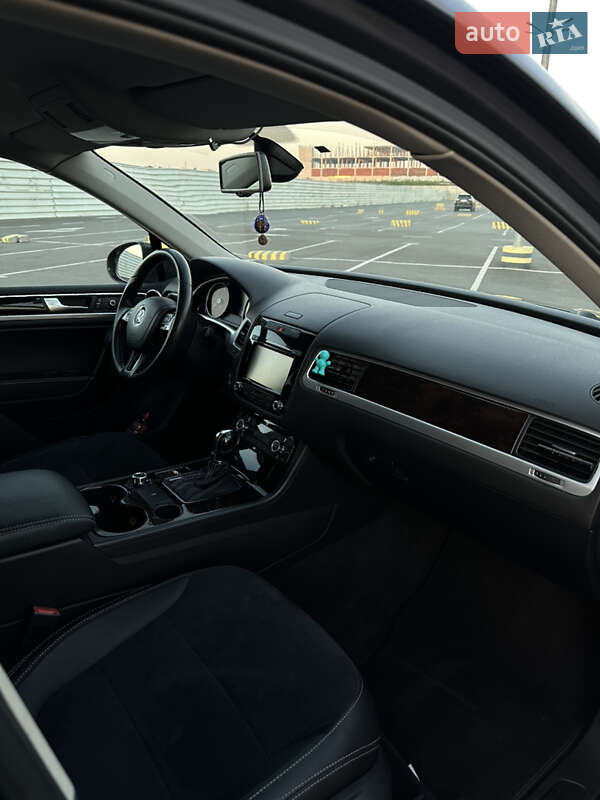 Внедорожник / Кроссовер Volkswagen Touareg 2012 в Львове фото 23 Внедорожник / Кроссовер Volkswagen Touareg 2012 в Львове