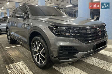 Внедорожник / Кроссовер Volkswagen Touareg 2020 в Киеве