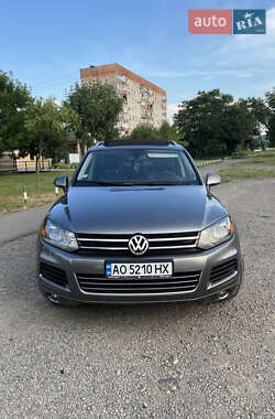 Внедорожник / Кроссовер Volkswagen Touareg 2011 в 