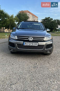 Внедорожник / Кроссовер Volkswagen Touareg 2011 в 