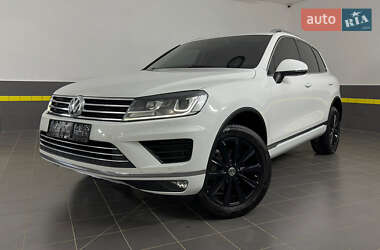 Внедорожник / Кроссовер Volkswagen Touareg 2017 в Казатине