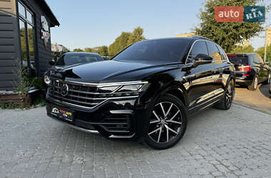 Позашляховик / Кросовер Volkswagen Touareg 2019 в Вінниці