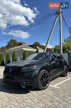 Позашляховик / Кросовер Volkswagen Touareg 2024 в Києві