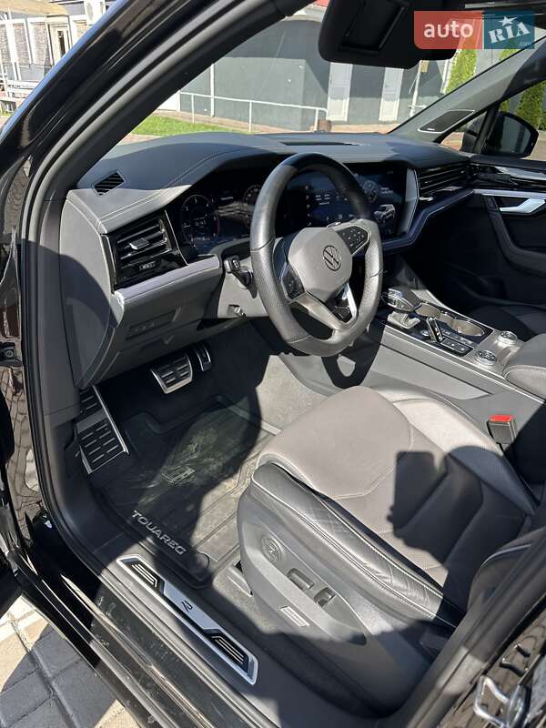Внедорожник / Кроссовер Volkswagen Touareg 2023 в Киеве