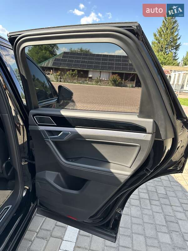 Внедорожник / Кроссовер Volkswagen Touareg 2023 в Киеве