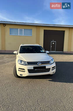 Позашляховик / Кросовер Volkswagen Touareg 2011 в Києві
