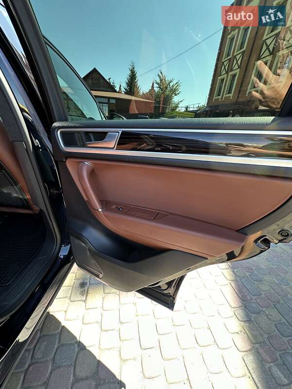 Внедорожник / Кроссовер Volkswagen Touareg 2015 в Тернополе фото 24 Внедорожник / Кроссовер Volkswagen Touareg 2015 в Тернополе