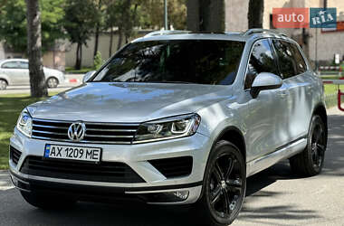 Позашляховик / Кросовер Volkswagen Touareg 2017 в Харкові