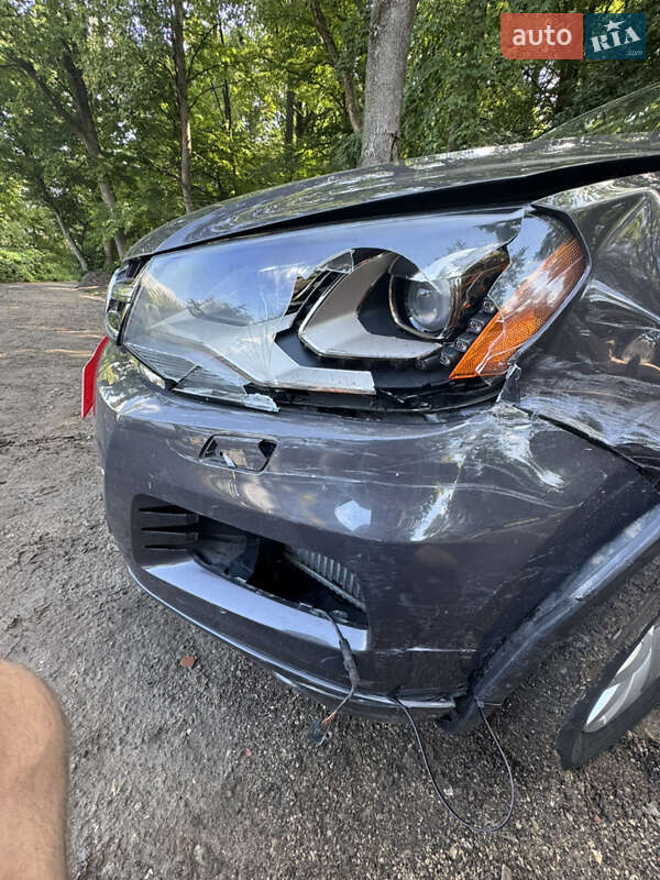 Внедорожник / Кроссовер Volkswagen Touareg 2012 в Тернополе