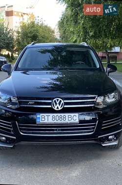 Внедорожник / Кроссовер Volkswagen Touareg 2012 в Львове