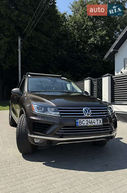Внедорожник / Кроссовер Volkswagen Touareg 2015 в Львове