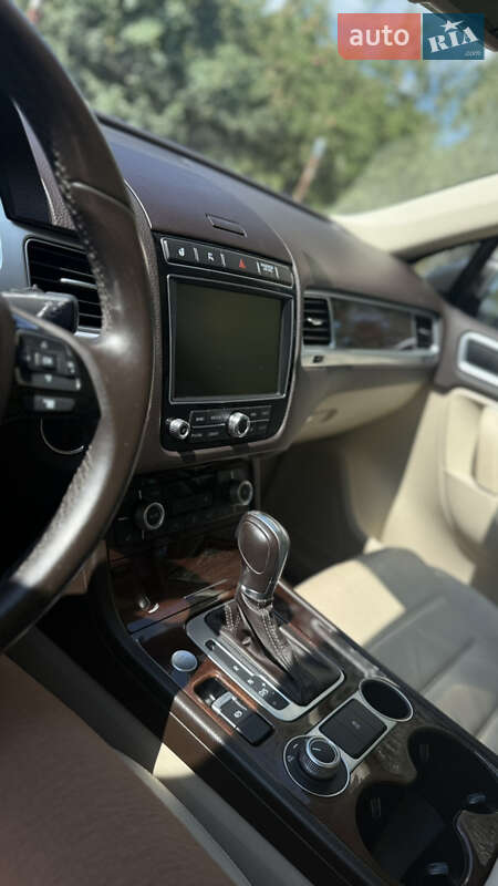 Позашляховик / Кросовер Volkswagen Touareg 2015 в Львові фото 12 Позашляховик / Кросовер Volkswagen Touareg 2015 в Львові